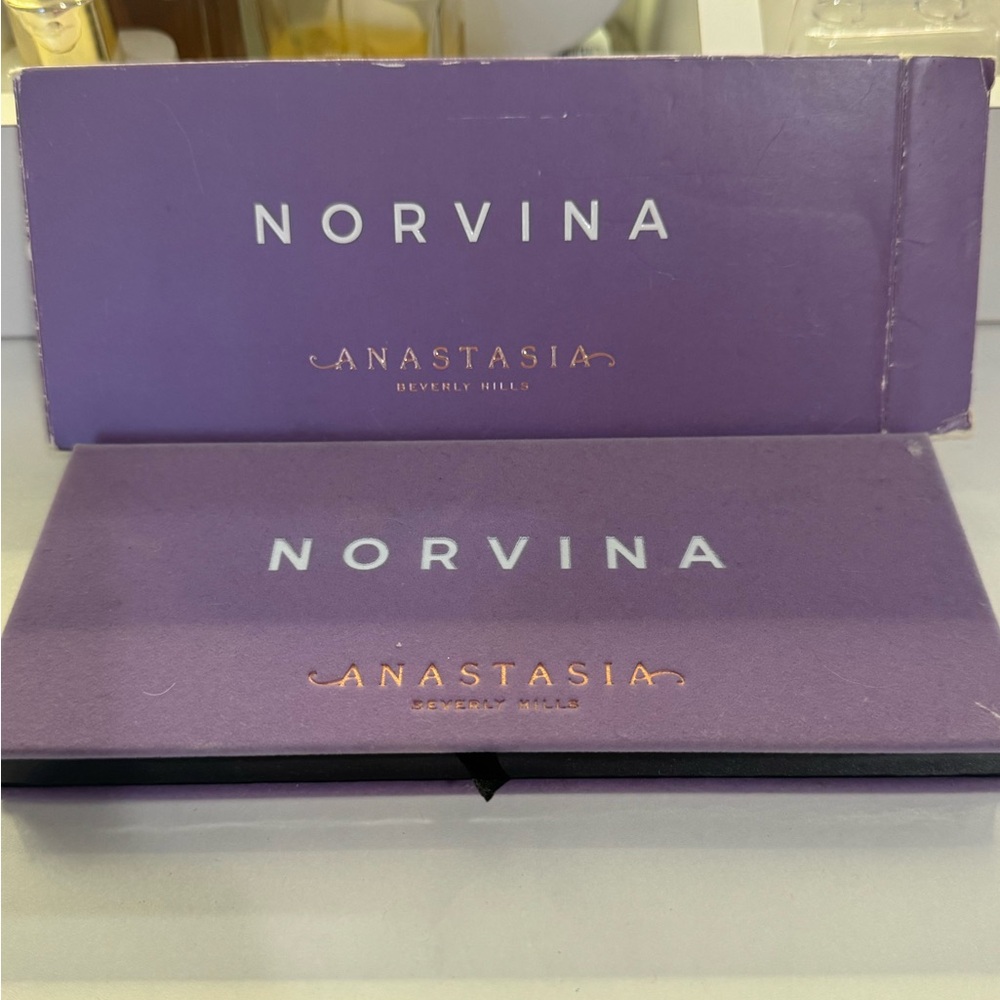 Anastasia Beverly Hills Vibrant Eyeshadow Palette